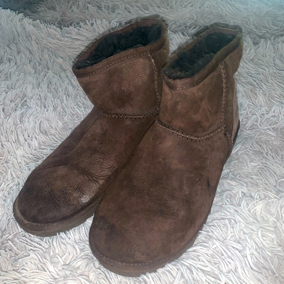 Uggs - Picture 4 of 4